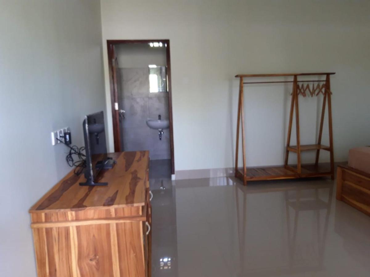 Kamala Hotel Selong Belanak Exterior photo