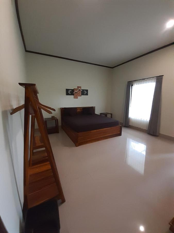 Kamala Hotel Selong Belanak Exterior photo