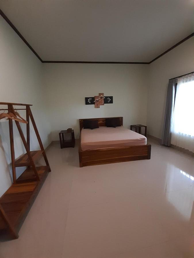 Kamala Hotel Selong Belanak Exterior photo